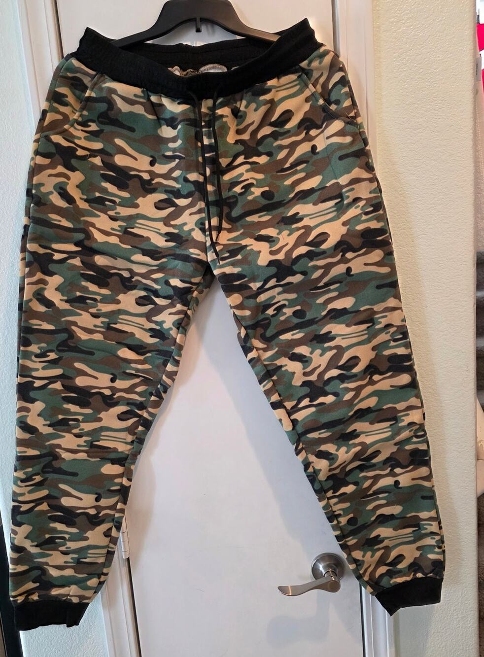 Camo set pullover hoodie and jogger sweatpants SIZE XL